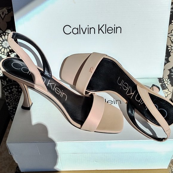 New Calvin Klein Light Natural Leather Sandal Size 8.5 med - Picture 2 of 2